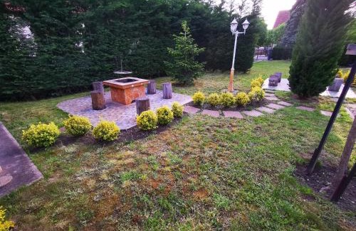 Gyula House | Pet-Friendly Máté Holiday House: Rated 9/10 by Guests