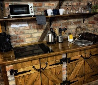 Matraterenye Apartment | Cozy Mátrai Vadászház: 10/10 Rated with Hot Tub & Kitchen