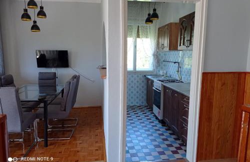 Vonyarcvashegy Apartment | Guest Rated Mátyás király Apartman - Family-Friendly Escape