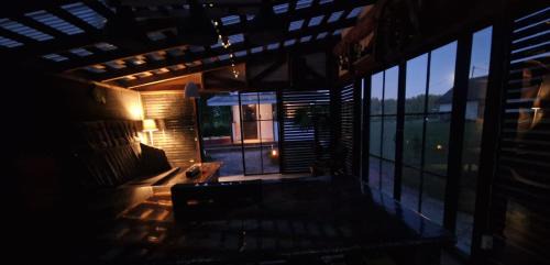 Haademeeste Ski Chalet | Discover Mäeotsa Saunamaja: Oceanfront Retreat with Breakfast