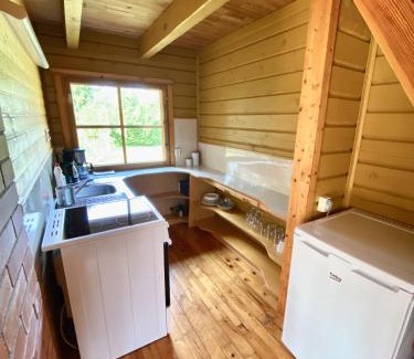 Suuresadama House | Pet-Friendly Männiliiva Puhkemaja with High Guest Ratings
