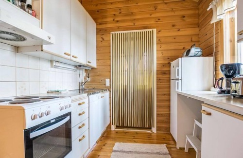 Petajavesi House | Guest Rated: Mäntykumpu by Interhome with Lake View & Spa