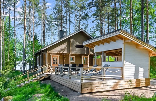 Petajavesi House | Guest Rated: Mäntykumpu by Interhome with Lake View & Spa