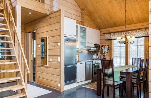 Rukatunturi House | Experience Mäntyrinne: Lake View, Spa & Family Friendly