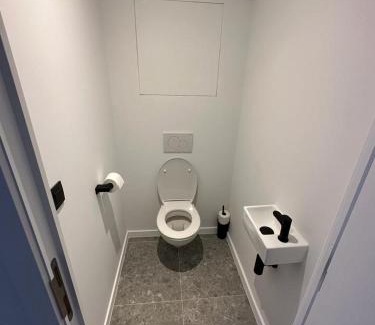 Mechelen Apartment | Relax at Märch - Mechelen Goat 6: Family-Friendly Retreat