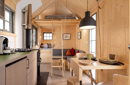 Calden House | Enchanting Tiny House at Historic Gut Junkernhof with Views