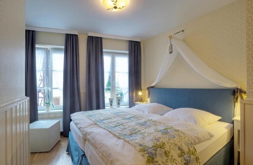 Bernkastel Hotel | Enchanting Märchenhotel with Hot Tub & Family-Friendly Perks
