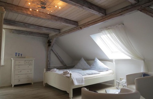 Growaltersdorf Apartment | Enchanting Märchenpension Rotkäppchen: Family-Friendly Retreat