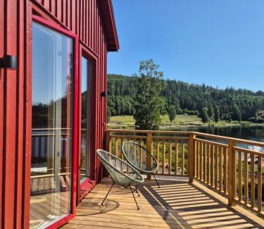Mjallom House | Måvikens havsstugor
