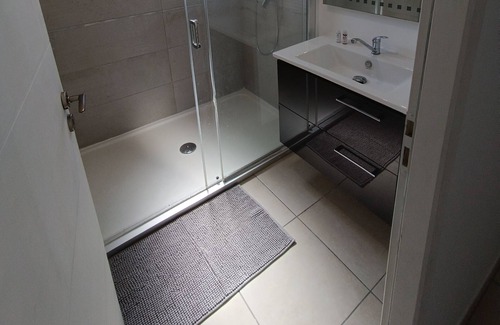 Canohes Apartment | Discover Méditerrania 4 Étoiles: Family-Friendly Retreat