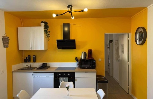 Homecourt Apartment | Mélissa - Bright, modern - Station - WiFi - Stream