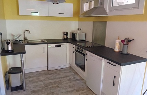 Saint-Gilles Apartment | Tranquil Métairie en Camargue with Hot Tub & Spa Amenities