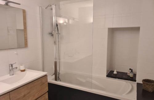 Lanvallay House | Family-Friendly Mézange Bleue by the Ille et Rance Canal