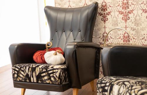 Leon Apartment | Experience Mía's Home: Child-Friendly with 9.6/10 Rating
