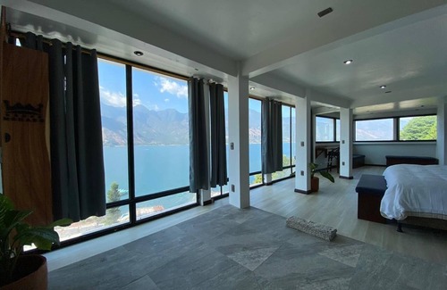 San Pedro La Laguna Hotel | Discover Mónaco: Relaxing Spa and Family-Friendly Amenities