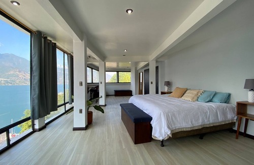San Pedro La Laguna Hotel | Discover Mónaco: Relaxing Spa and Family-Friendly Amenities