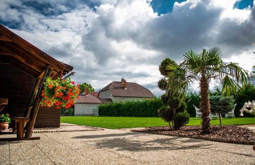 Morahalom House | Top-Rated Mónika Vendégház with Breakfast & Hot Tub