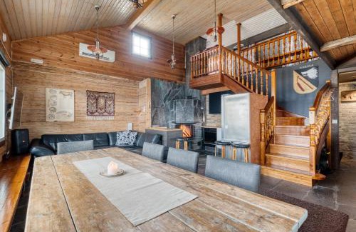 Kuopio Ski Chalet | Idyllic Retreat by the Lake at Matkailukartano Kivennapa