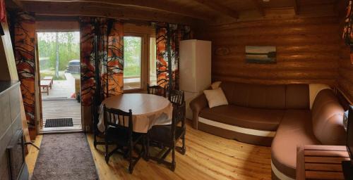 Jyvaskyla Ski Chalet | Discover Mökki Jyväskylä: Pet-Friendly Oceanfront Retreat