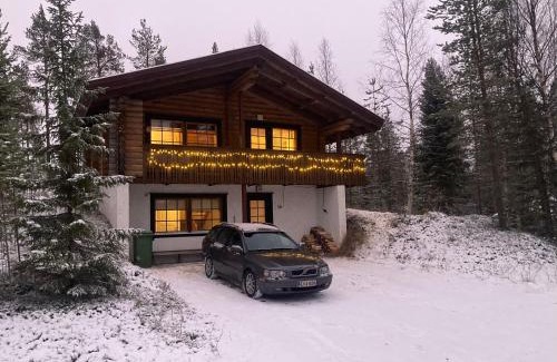 Taivalkoski Ski Chalet | Cozy Mökki Mäntyniemi: Family and Pet-Friendly Retreat