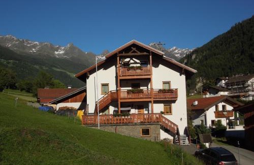 Kauns Apartment | Discover Haus Möslehof: Family-Friendly Getaway Awaits