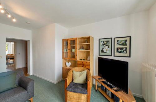 Meschendorf Apartment | Oceanfront Family Retreat at Möve Aba Apartment 22