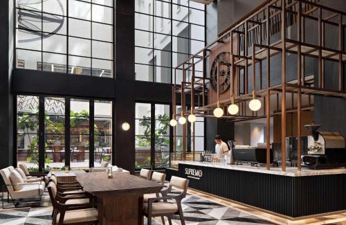Gambir Hotel | Elegant Mövenpick Hotel Jakarta City Centre with Spa & Pool