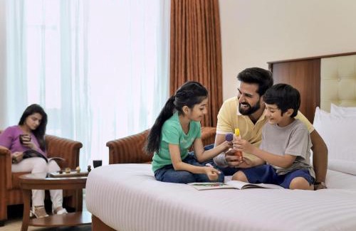 Karachi Hotel | Elegant Mövenpick Hotel Karachi: Pool & Spa Retreat Awaits