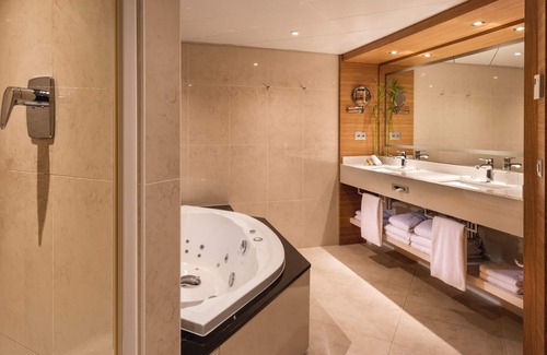 Lausanne Hotel | Experience the Comfort of Mövenpick Hotel Lausanne