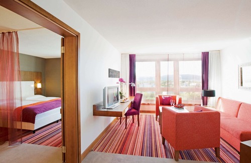 Glattbrugg Hotel | Relax at Mövenpick Hotel Zuerich-Airport with Spa & Dining