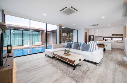 Na Chom Thian Villa | Private Pool Oasis: Mövenpick Villa with Ocean Views