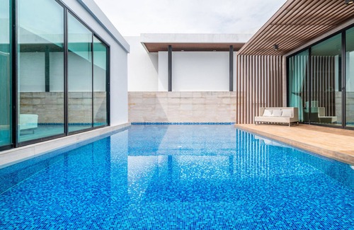 Na Chom Thian Villa | Private Pool Oasis: Mövenpick Villa with Ocean Views
