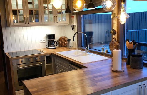 Borgarnes Cabin | Idyllic Múlakot 4 - Cozy Cabin with Breakfast Included