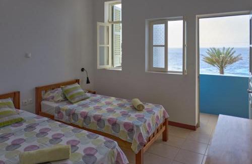 Ponta do Sol House | Cozy Música do Mar: Family-Friendly Stay with Breakfast