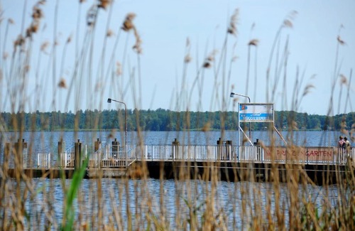 Treptow-Koepenick Hotel | Relax at Müggelseeperle: Pet-Friendly Stay with Breakfast