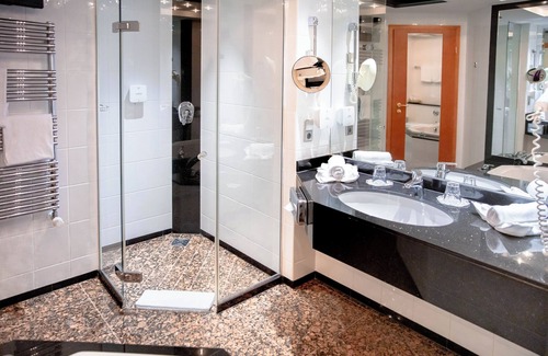 Treptow-Koepenick Hotel | Relax at Müggelseeperle with Spa and Family-Friendly Amenities