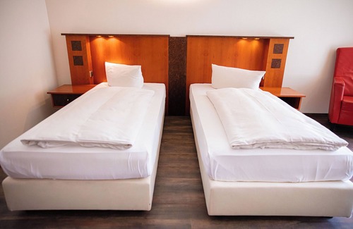 Treptow-Koepenick Hotel | Relax at Müggelseeperle with Spa and Family-Friendly Amenities