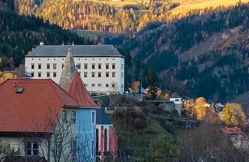 Murau Apartment | Top-Rated Müller Apartment with Breakfast & Hot Tub Access