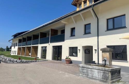 Christazhofen Apartment | Discover Müller's Stuben: Family-Friendly Dining & Comfort