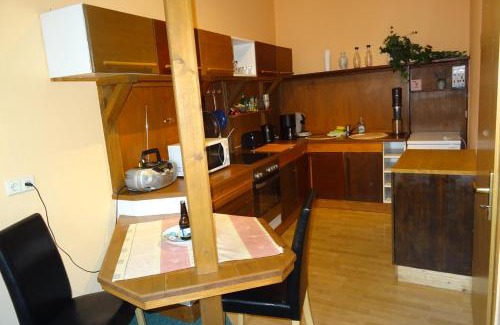 Altstadt Apartment | Explore Müllers Ferienwohnung in Görlitz's Historic Center