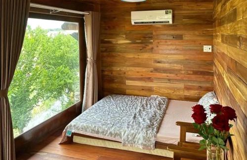 Phuoc Tan Bed & Breakfast | Tranquil Oceanfront Retreat at Mộc Villas with Pool