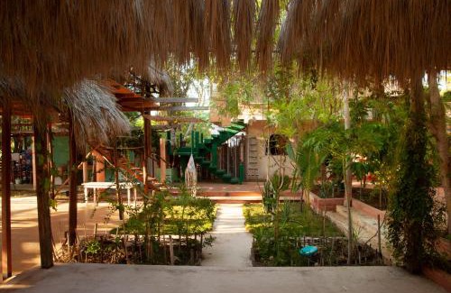 San Pedro Pochutla House | Pet-Friendly Marea Viva: Highly Rated Retreat Awaits