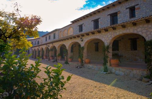 Lliber House | Serene M A S L A P A U Country Hotel - Adults Only Escape