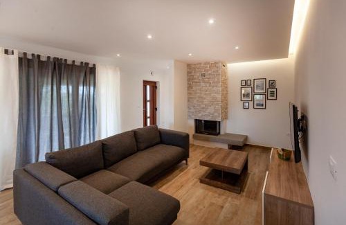 Valbandon Apartment | Oceanfront Bliss at M & A Valbandon, Fažana - 4 Star Stay