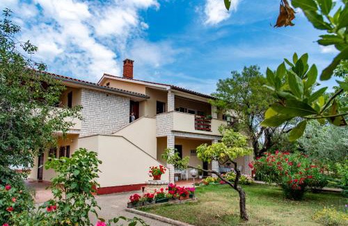 Valbandon Apartment | Oceanfront Bliss at M & A Valbandon, Fažana - 4 Star Stay