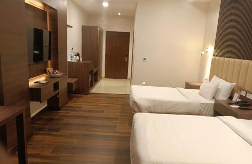 Moradabad Hotel | Relax at M B Greens Clarks Inn with Spa & Family Amenities