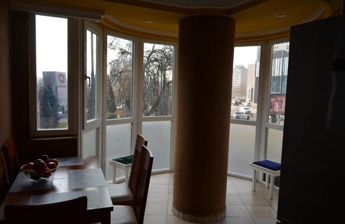 Calea Sever Bocu Apartment | Top-Rated M@D Music Apartment: Pet-Friendly & Accessible Stay