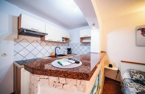 Cove Tri Zala (Zrnovo) Apartment | Exceptional M & J Central Suites: Guest Rated 9.8/10