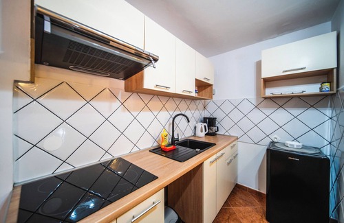Cove Tri Zala (Zrnovo) Apartment | Exceptional M & J Central Suites: Guest Rated 9.8/10