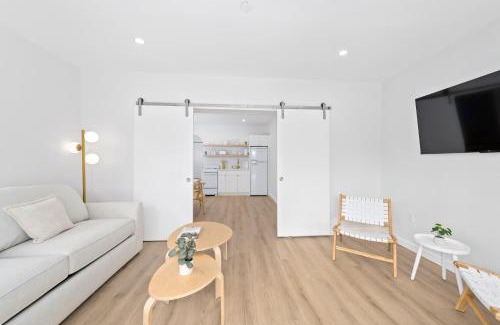 Mango Groves Apartment | Chic M Lake Worth Beach Villas: Retro Vibes & Ideal Location